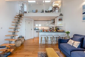 TV - 2 Bed in Ilfracombe (oc-o30532) (Ilfracombe)