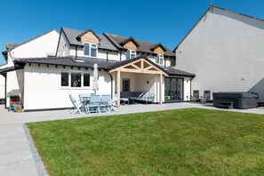 Outdoor dining - 3 Bed in Instow (oc-h29265) (Instow)