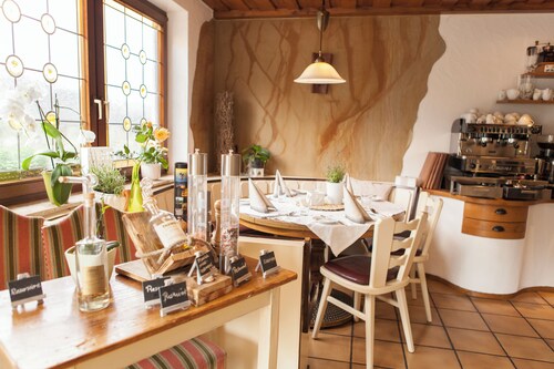 Apartment in the heart of the Vulkaneifel 15 min to the Maaren, Nürburgring & theme parks