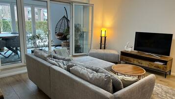 Smart TV, video library, computer monitors