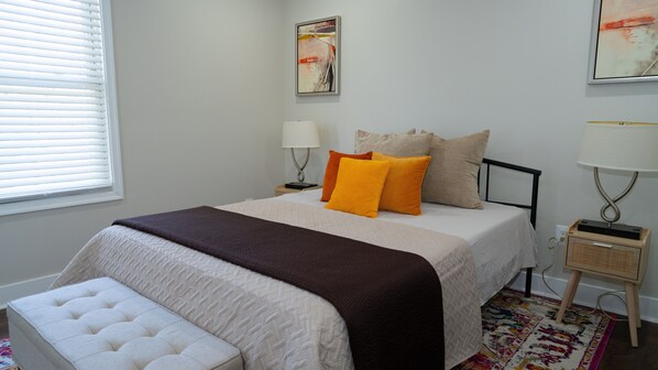 4 bedrooms, iron/ironing board, free WiFi, bed sheets