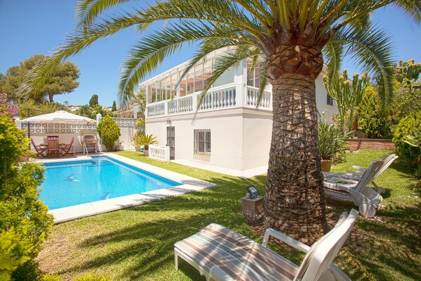Villa | Garden