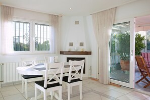 Villa | Dining