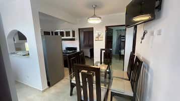 Apartment, 2 Bedrooms, Balcony | Dining room