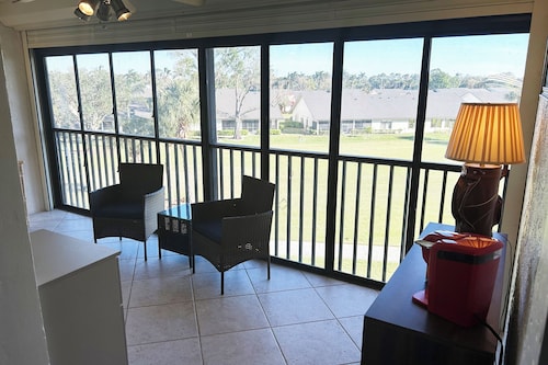 Golf Cross Creek! NICE condo in the heart of Fort Myers.