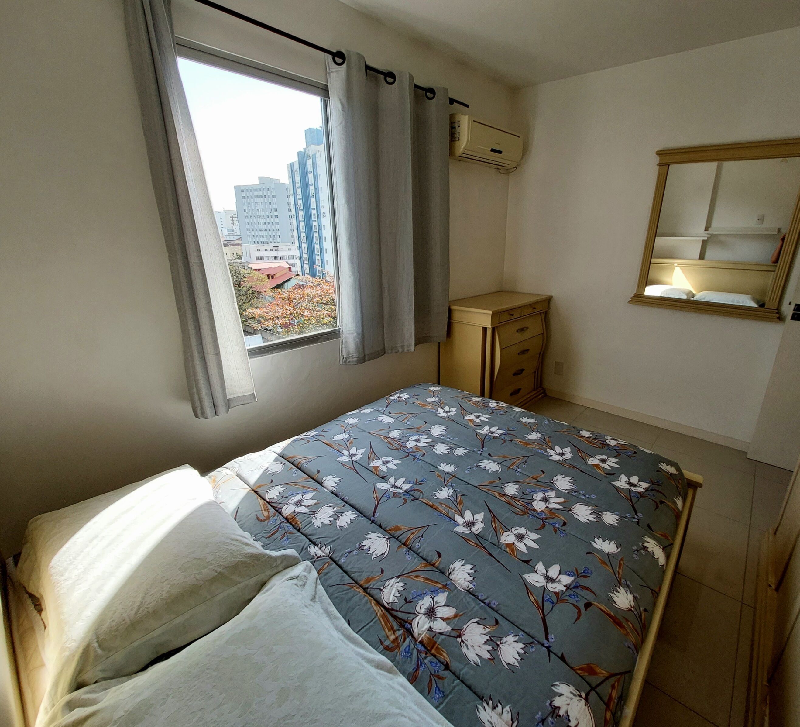 2 Schlafzimmer, Schreibtisch, Bügeleisen/Bügelbrett, kostenloses WLAN