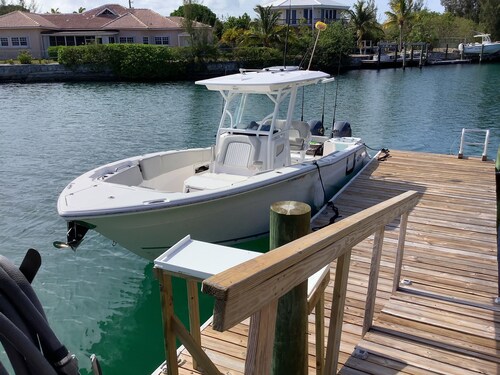 Cozy private green studio cottage on water free floating dock at your doorstep