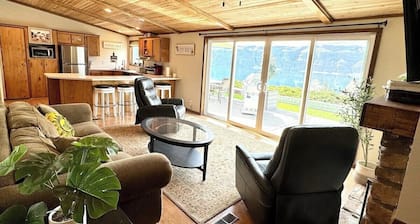 Columbia River Gorge Cabin - Quick Drive to Gorge Amphitheater!