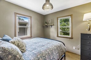 4 室のベッドルーム、アイロン / アイロン台、旅行用ベビーベッド、WiFi