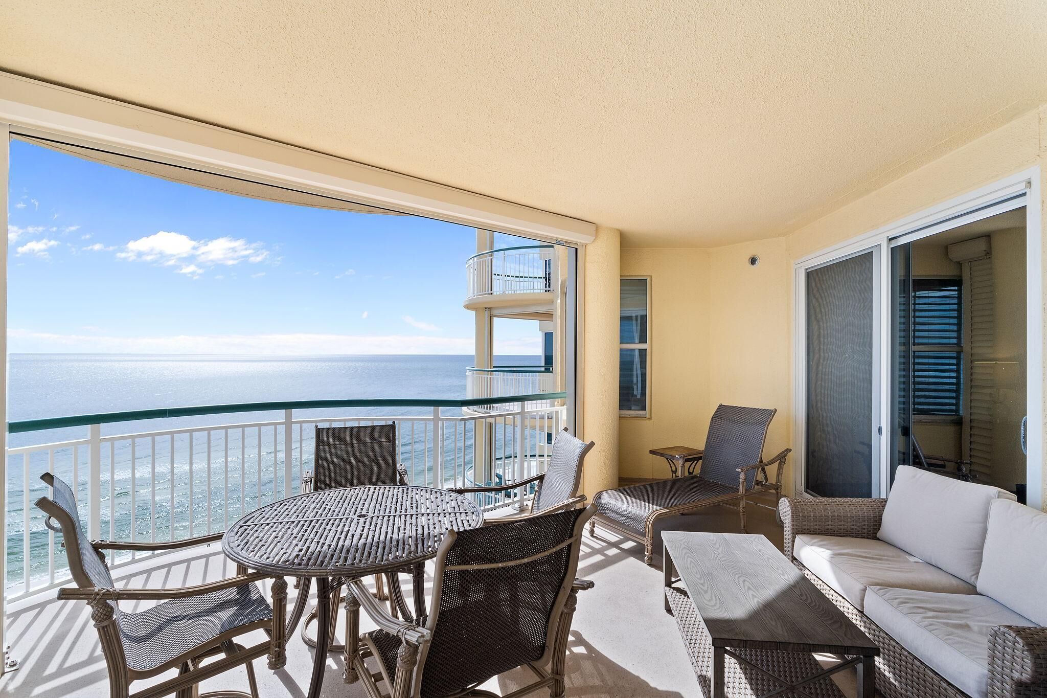 Kondominium, Beberapa Tempat Tidur (Beach Colony Tower 11A) | Tempat makan outdoor