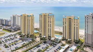 Condo, varias camas (Beach Colony Tower 11A) | Exterior