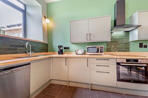 Fridge, microwave, oven, dishwasher