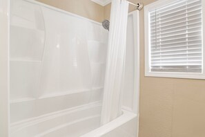 Towels - ST-Gardenia Circle Cottage (Pensacola)