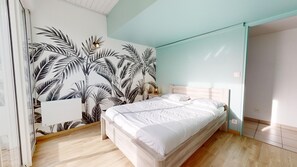 6 bedrooms, iron/ironing board, free WiFi