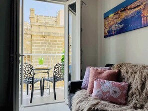 TV - FL1 Birgu Center 2BR Apartment (Birgu)