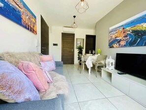 TV - FL1 Birgu Center 2BR Apartment (Birgu)