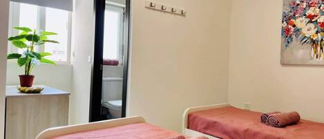 2 bedrooms, iron/ironing board, WiFi, bed sheets