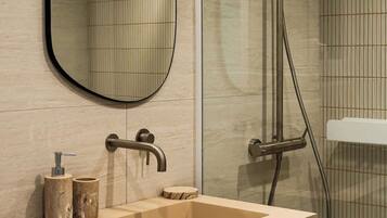Shower, hair dryer, shampoo