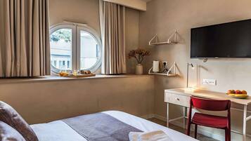 1 bedroom, iron/ironing board, travel cot, WiFi