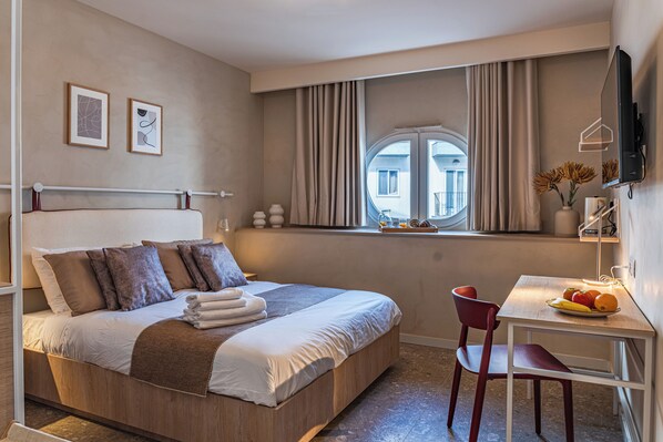 1 室のベッドルーム、アイロン / アイロン台、WiFi、ベッドシーツ