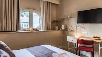 1 habitación, tabla de planchar con plancha, wifi y ropa de cama