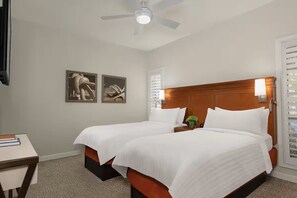 2 bedrooms, iron/ironing board, WiFi, bed sheets - Luxury condo at beautiful beachfront resort (Scottsdale)