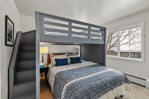 2 bedrooms, WiFi, bed sheets