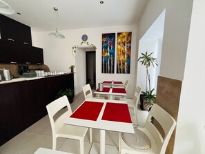 Free daily continental breakfast - 8Villa (St. Julian's)