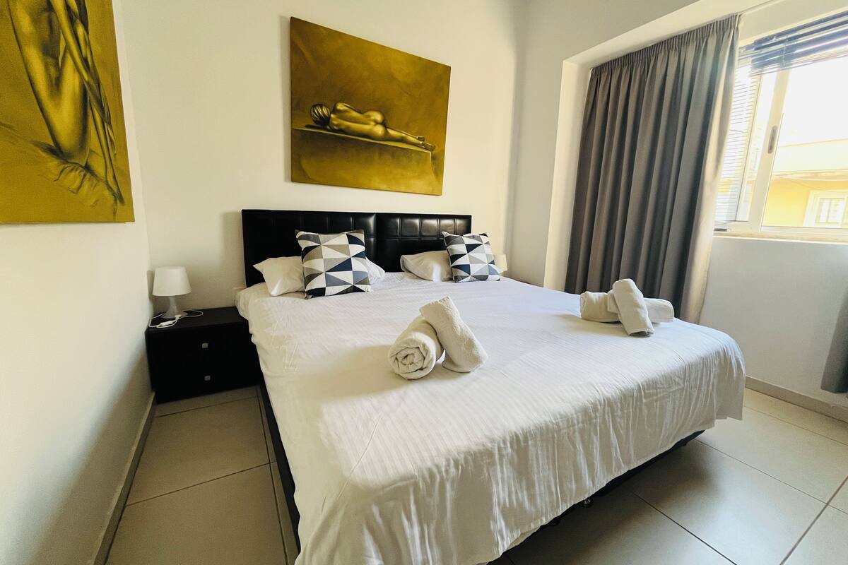 Dobbeltrom – superior | Minibar, skrivebord, blendingsgardiner og barnesenger (inkludert)