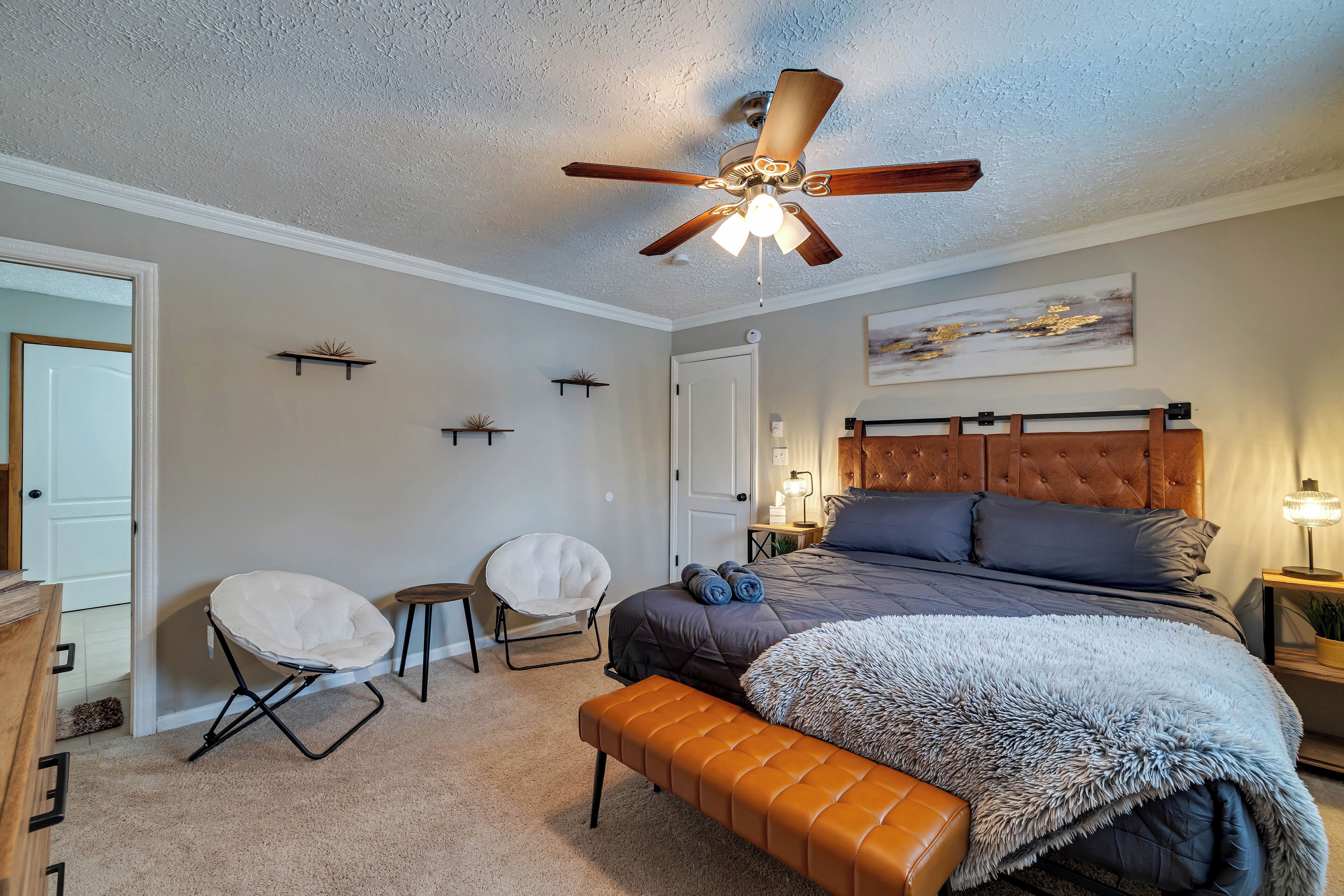 3 bedrooms, desk, iron/ironing board, WiFi
