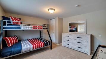 3 bedrooms, desk, iron/ironing board, WiFi