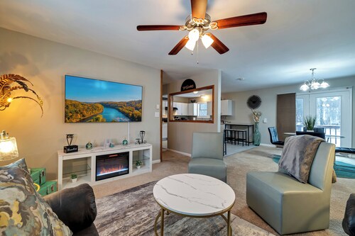 Charming 3-bedroom farmhouse in Long Pond with WiFi, AC, karaoke, and huge deck.