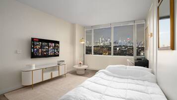 1 bedroom, desk, WiFi