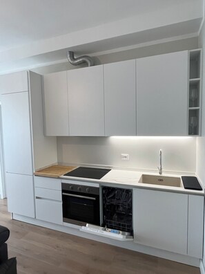 Four, plaque de cuisson, lave-vaisselle
