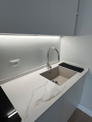 Four, plaque de cuisson, lave-vaisselle