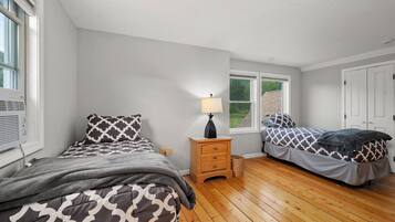 5 soverom, reiseseng for barn, wi-fi (inkludert) og sengetøy