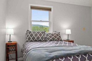 5 bedrooms, travel cot, free WiFi, bed sheets