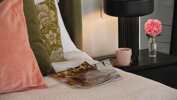 5 bedrooms, desk, iron/ironing board, travel cot