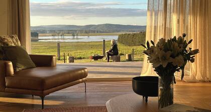 Magnificent luxury country estate with heavenly views-easy 1.5 hr to Sydney