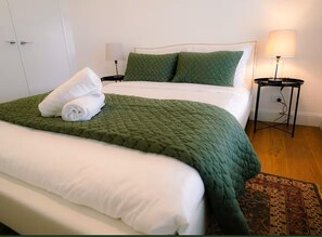 5 bedrooms, desk, iron/ironing board, travel cot