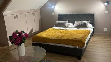 Deluxe studio suite, uitzicht op de stad | Gratis wifi