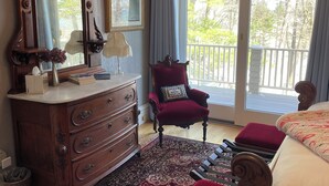 Interior - Queen's View B&B- Queen's Room, Sauna, Pool, Garden, Lake Views, Bayfield, WI (Bayfield)