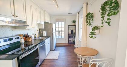 1br Apt in Historic Triplex - 5min walk Swamp Rabbit Trail, 15min walk to dntwn