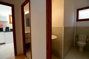 Apartment | Bathroom - Apartment in Spain Near Nature Reserve (Torroella de Montgrí)