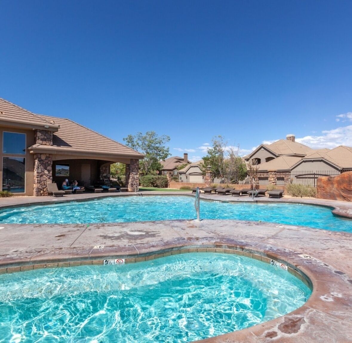 Piscine extérieure, piscine chauffée