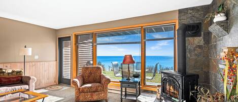 Een smart-tv en een open haard