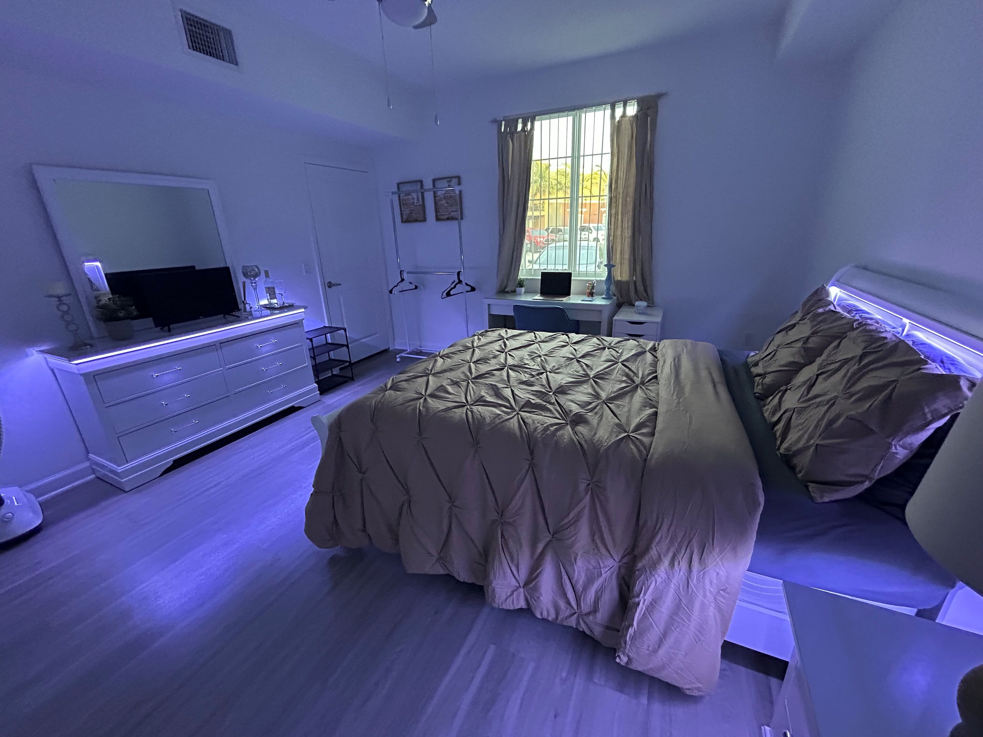 1 chambre, fer et planche à repasser, Wi-Fi