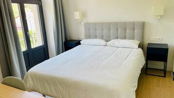 2 slaapkamers, een bureau, wifi