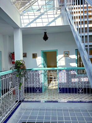 Design Double Room | Individually decorated, individually furnished, laptop workspace - Riad Nostalgie (Tetouan)