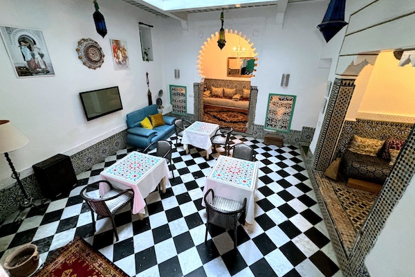Fireplace, heated floors